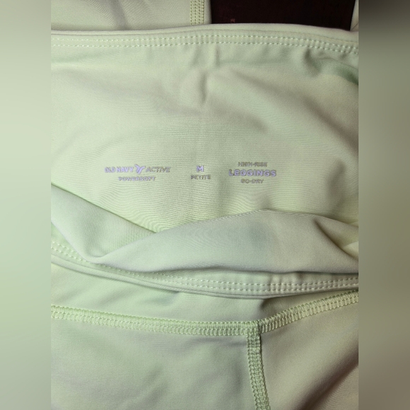 Old Navy Active Powersoft Lime High-Rise Leggings - Picture 3 of 3